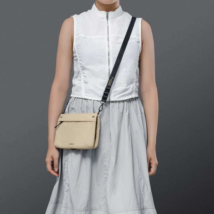 MagEasy 2L SACOCHE with STRAP C 大容量サコッシュ ストラップセットBlack + Black