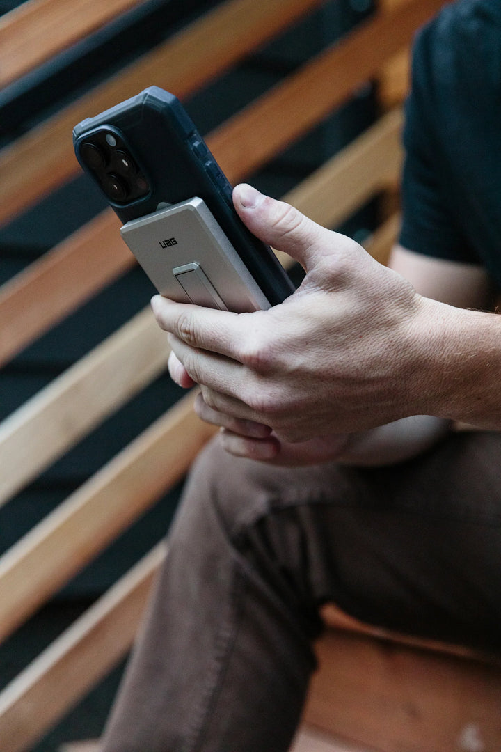 UAG MagSafe対応 モバイルバッテリー 5000mAh スタンド機能 ULTRA SLIM 5K POWERBANK + STAND