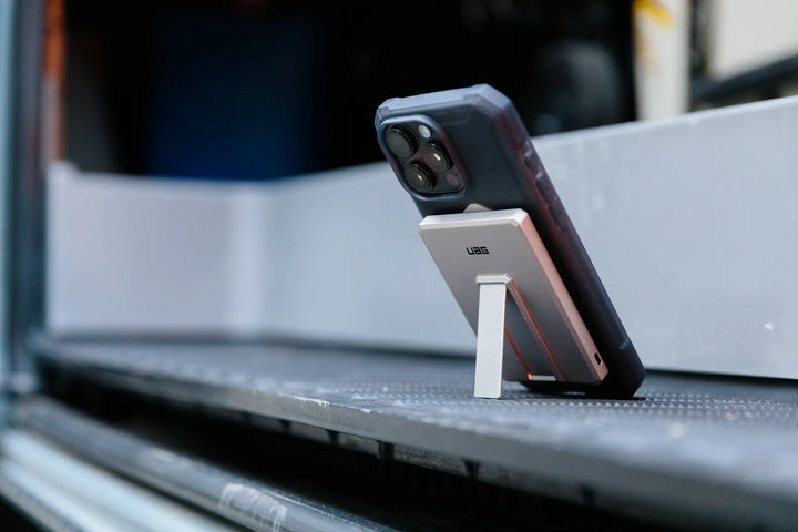 UAG MagSafe対応 モバイルバッテリー 5000mAh スタンド機能 ULTRA SLIM 5K POWERBANK + STAND