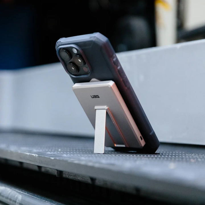 UAG MagSafe対応 モバイルバッテリー 5000mAh スタンド機能 ULTRA SLIM 5K POWERBANK + STAND