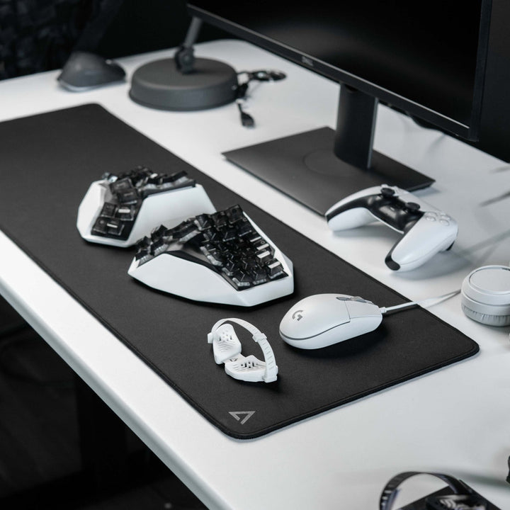 DELTAHUB Gaming Desk Pad Black デスクマット