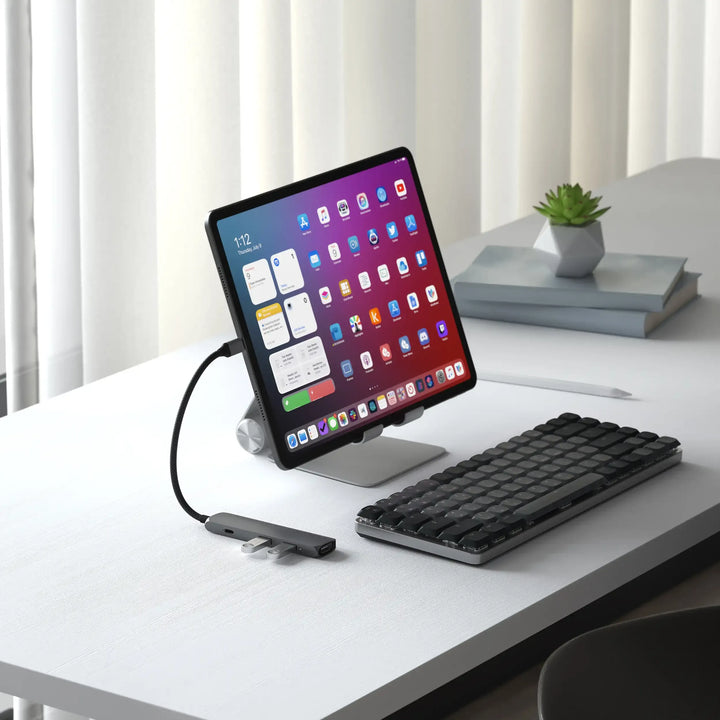 Satechi 4-in-1 USB-C Slim Multiport Adapter 4K PD対応 スリムマルチアダプター