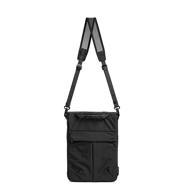 bitplay Essential ラップトップスリングバッグ 14インチ / 16インチ