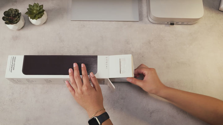 Satechi Vegan-Leather Premium Desk Mat ヴィーガンレザープレミアムデスクマット