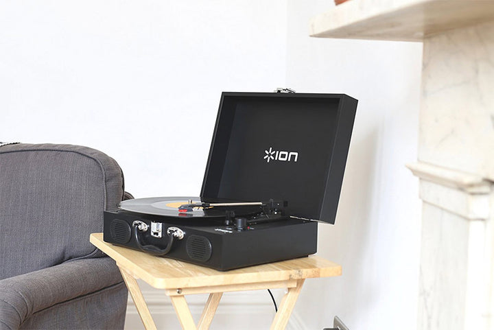 ION Audio Vinyl Transport ポータブル トランク型レコードプレーヤー