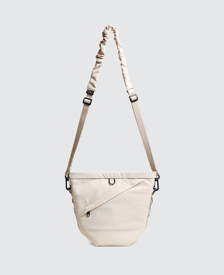 bitplay Essential 2.5L スナッパースリングバッグ カメラバッグ ショルダーバッグ