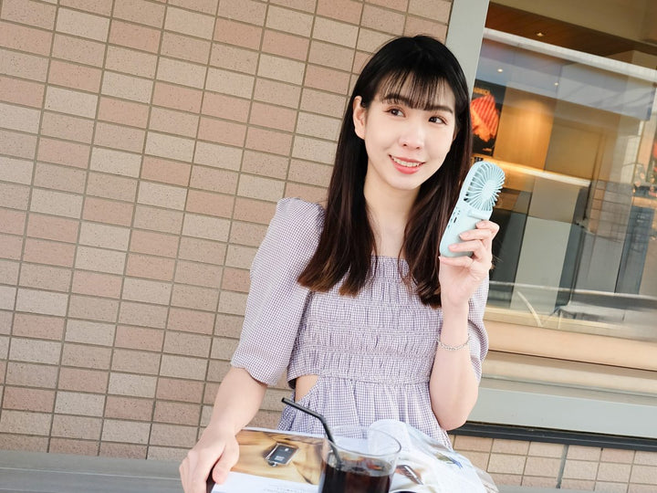 ELAiCE iFan FinoPro 25 5WAY 薄型 バッテリーチャージャー 2 ポータブル扇風機 モバイルバッテリー 2,500mAh スマホスタンド機能  首掛け式 暑さ対策
