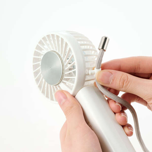 エレコム USB扇風機 ハンズフリー 冷却プレート カラビナ ストラップ付  ポータブルファン デスクファン 暑さ対策