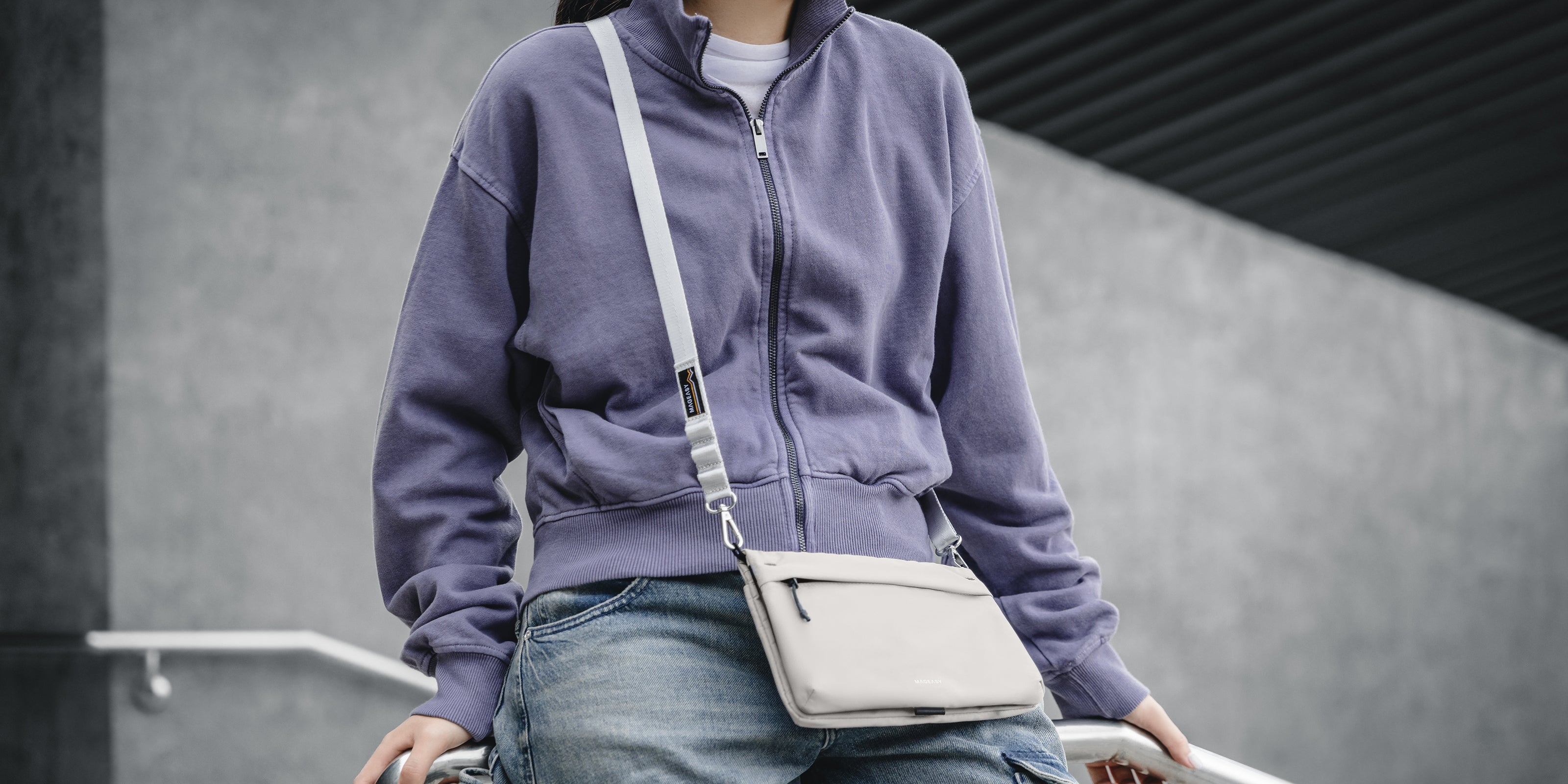 MagEasy 2L SACOCHE with STRAP C 大容量サコッシュ ストラップ