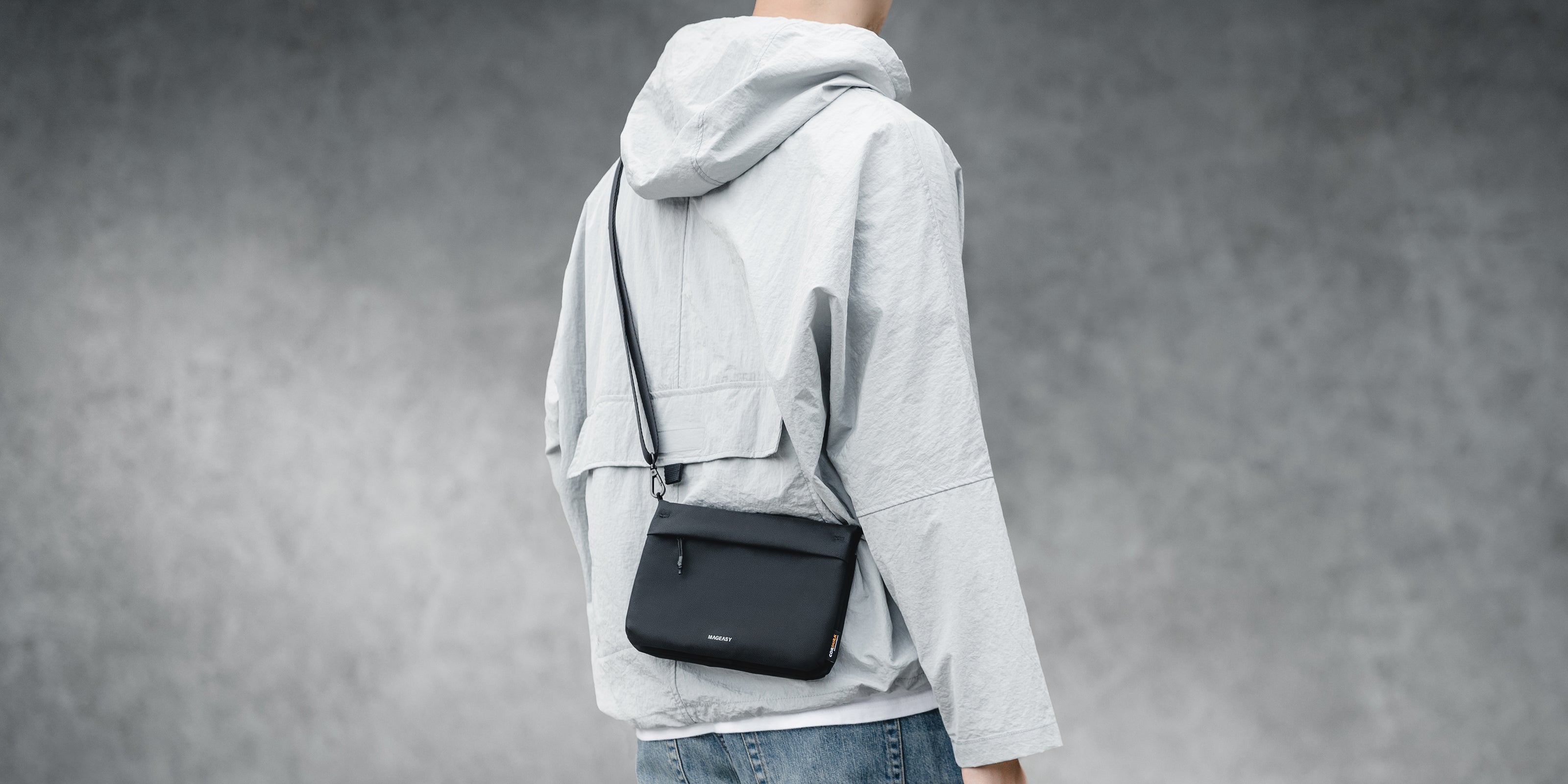 MagEasy 2L SACOCHE with STRAP C 大容量サコッシュ ストラップ