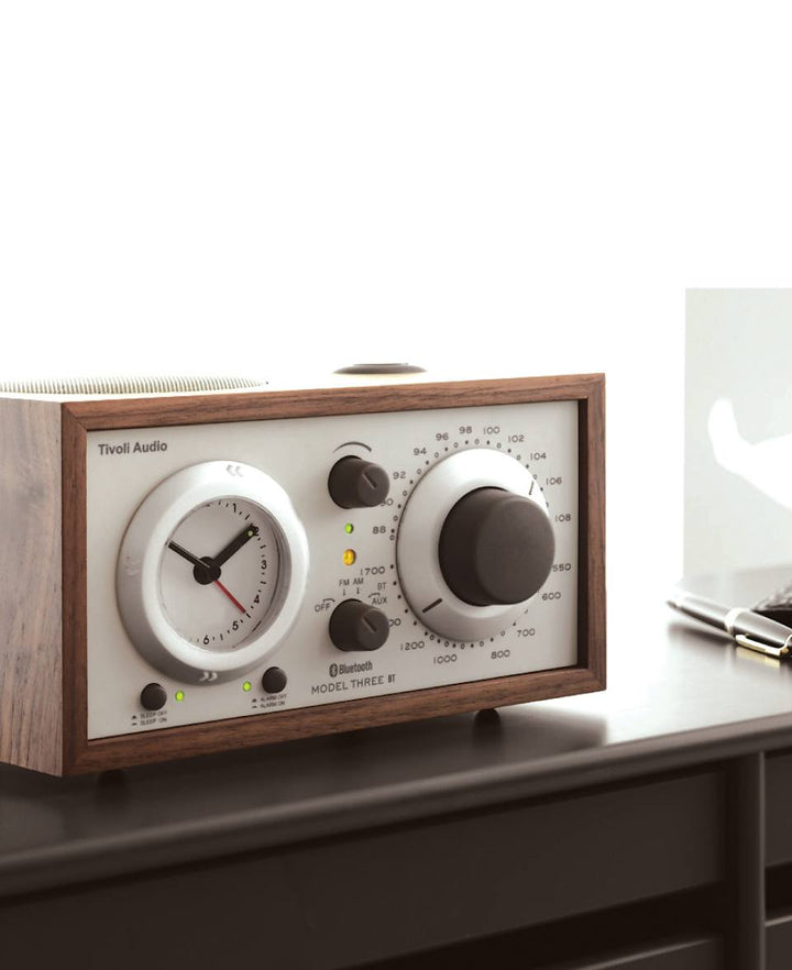 Tivoli Audio Model Three BT Generation2 Bluetooth 5.0 ワイヤレス AM/FM ラジオ・スピーカー アナログクロック付き Classic Walnut/Beige