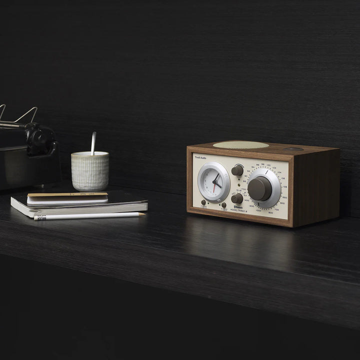 Tivoli Audio Model Three BT Generation2 Bluetooth 5.0 ワイヤレス AM/FM ラジオ・スピーカー アナログクロック付き Classic Walnut/Beige