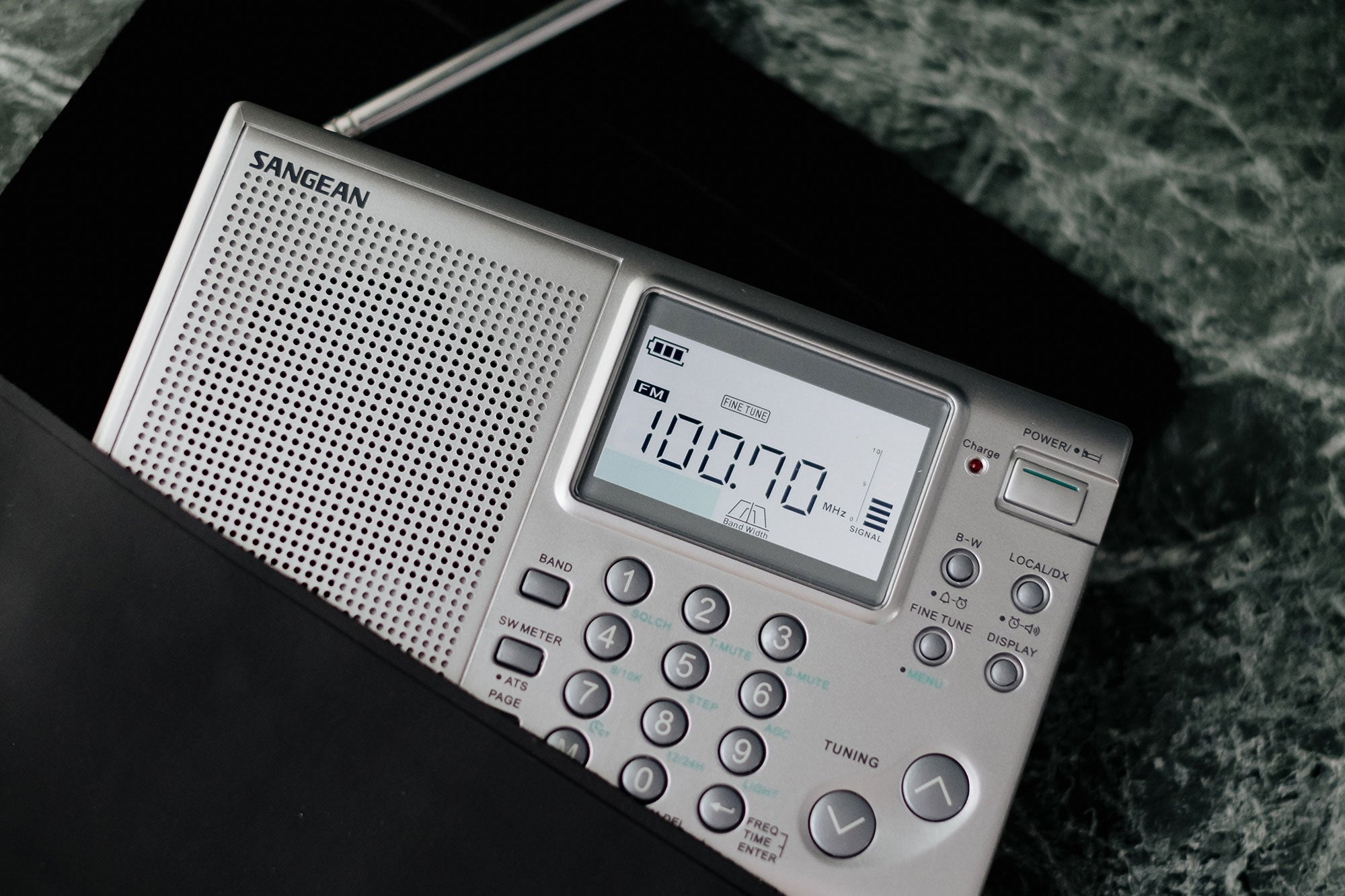 SANGEAN ATS-405　短波ラジオ　　 　5月26日 7時　終了。 Sangean ATS-405J・AM / FM / SW / LW マルチバンドラジオ 短波