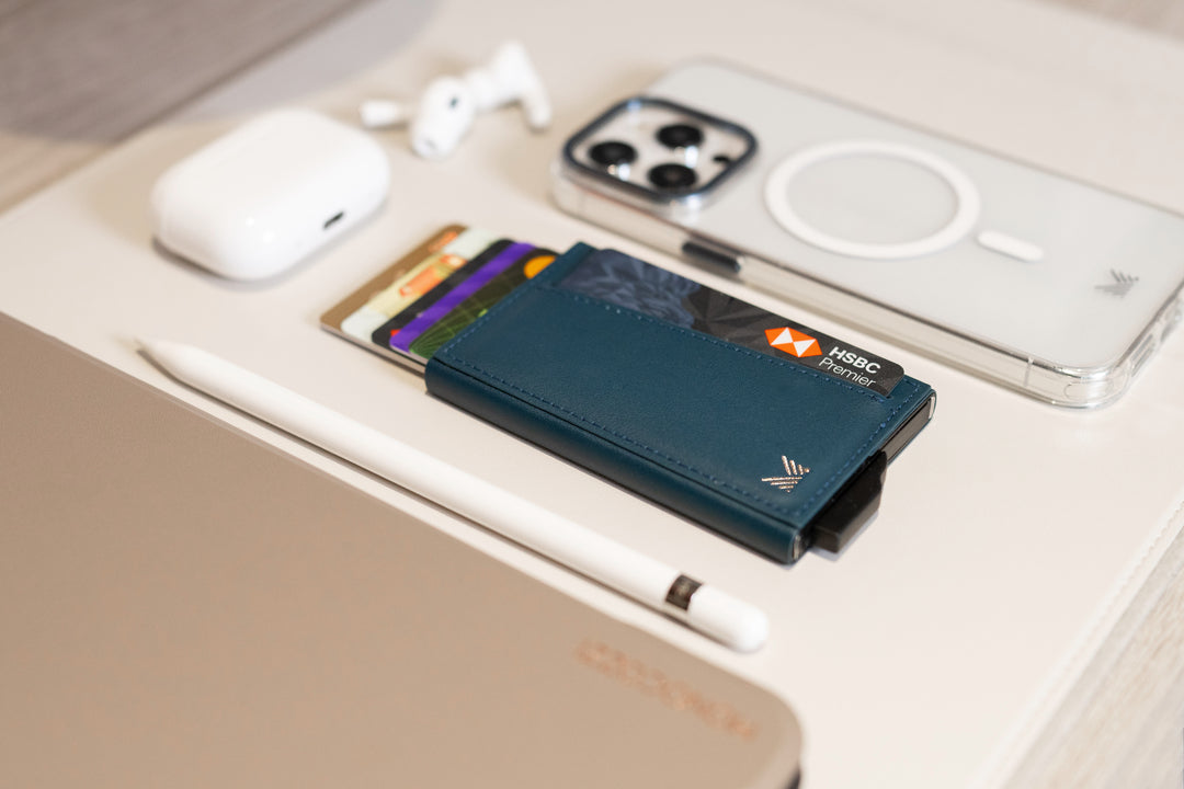 MONOCOZZI LUCID REFINED CARD PROTECTOR MagSafe対応 カード収納ポケット