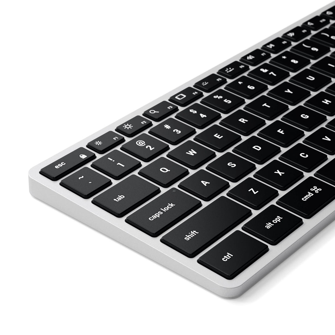 Satechi Slim X3 Bluetooth Backlit Keyboard US Layout 薄型フル Satechi Slim X3 Bluetooth Backlit Keyboard US Layout 薄型フル